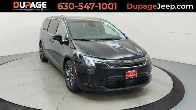 2027 Chrysler Pacifica Limited's photo