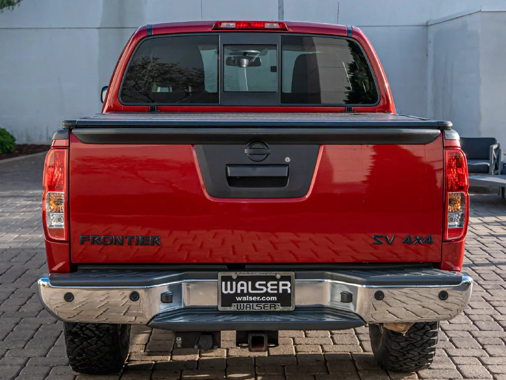Used 2018 Lava Red Nissan SV image 7