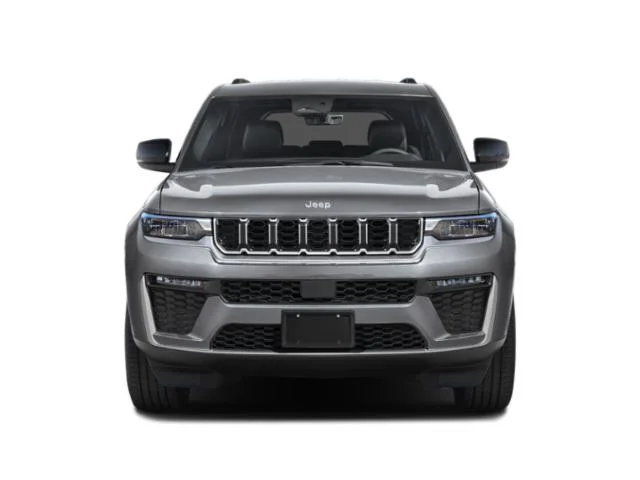 New 2027 Sting-Gray Clear Coat Jeep Laredo image 4