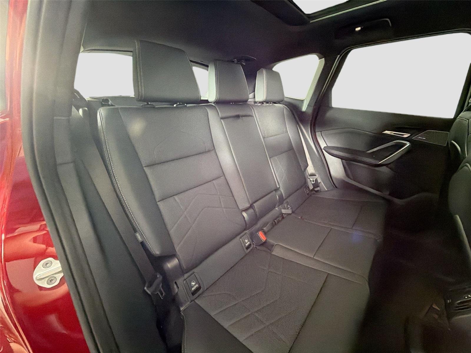 Used 2026 Vegas Red Metallic BMW xDrive28i image 25