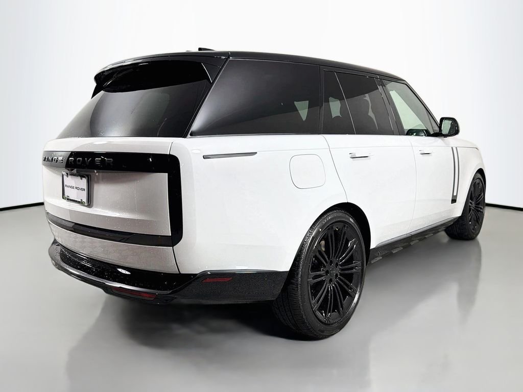 New 2026 Fuji White Land Rover SE image 5