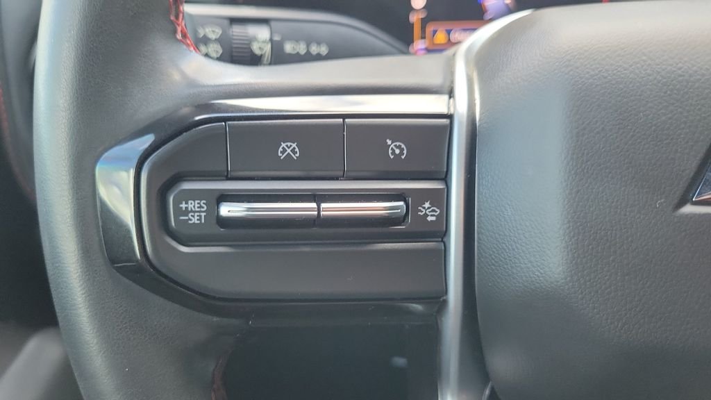 Used 2023 Gray Chevrolet Z71 image 19