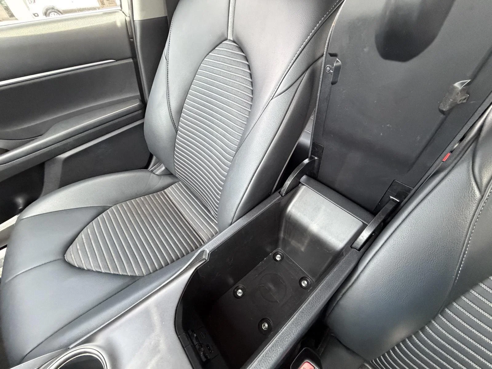 Used 2022 Super White Toyota SE image 11