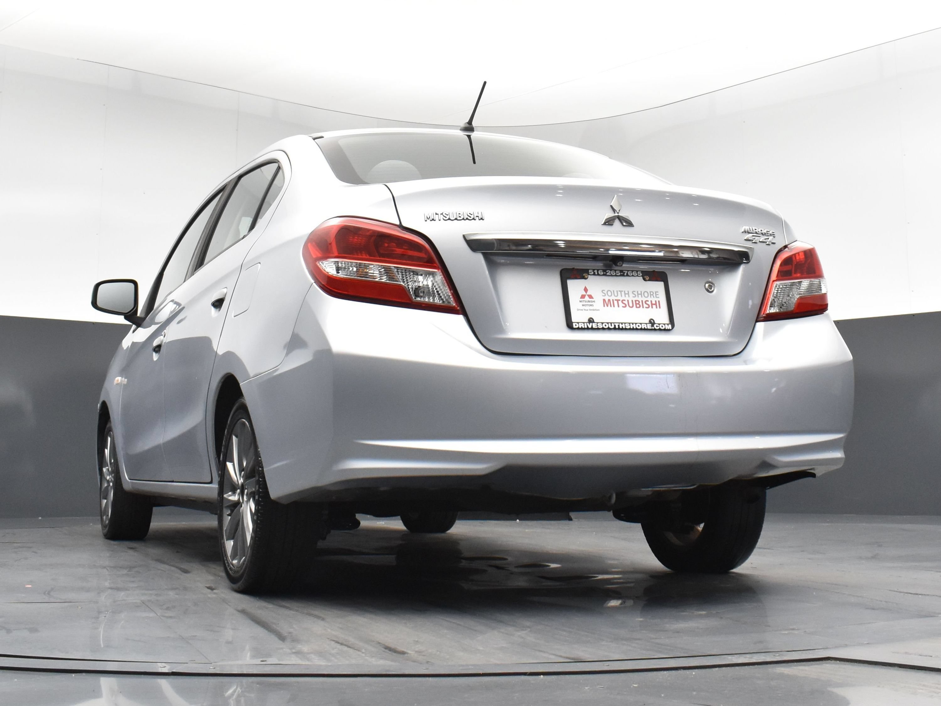 Used 2018  Mitsubishi ES image 20
