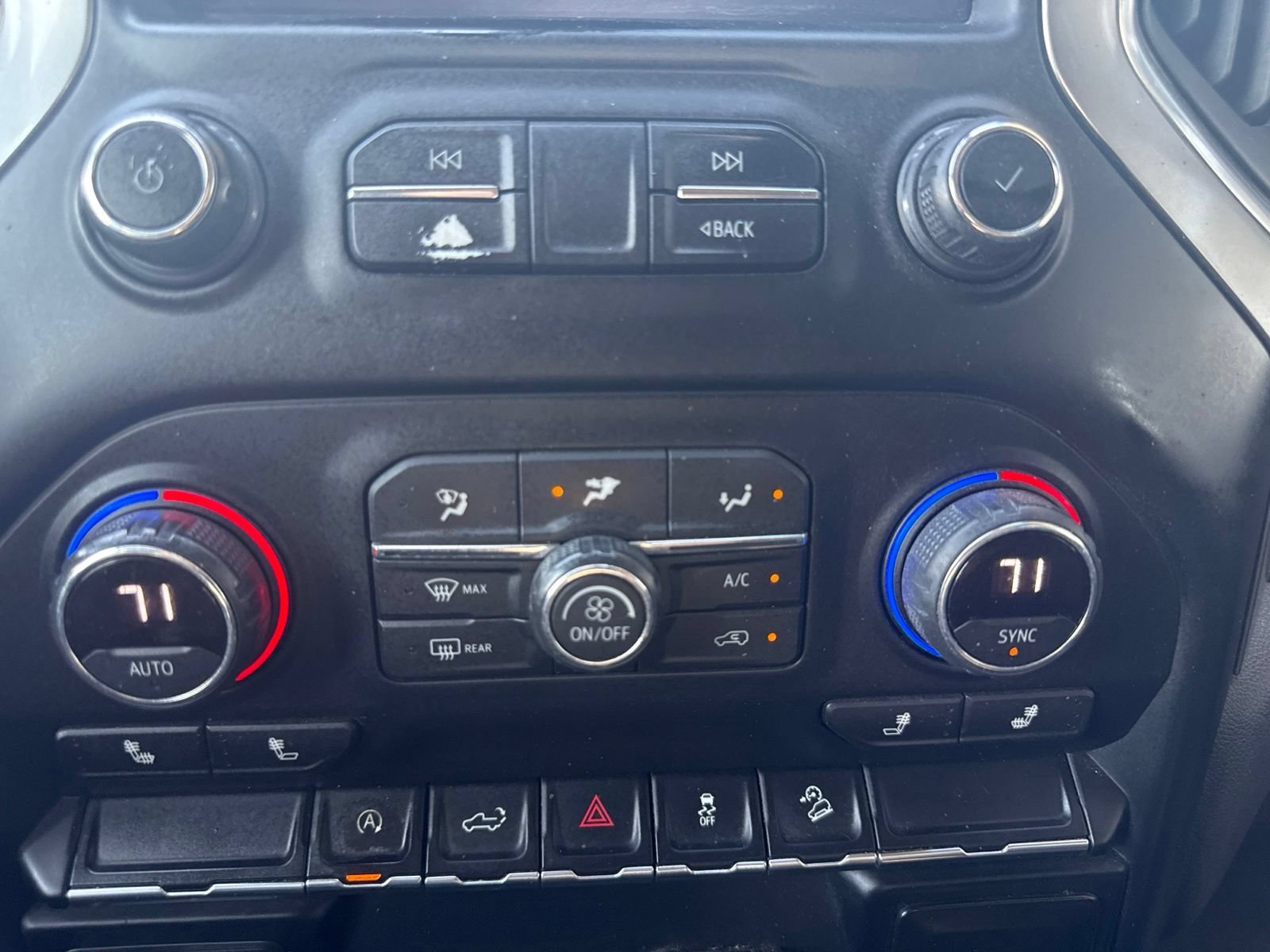Used 2020 Shadow Gray Metallic Chevrolet LT Trail Boss with Convenience Package - Trailering Package image 24
