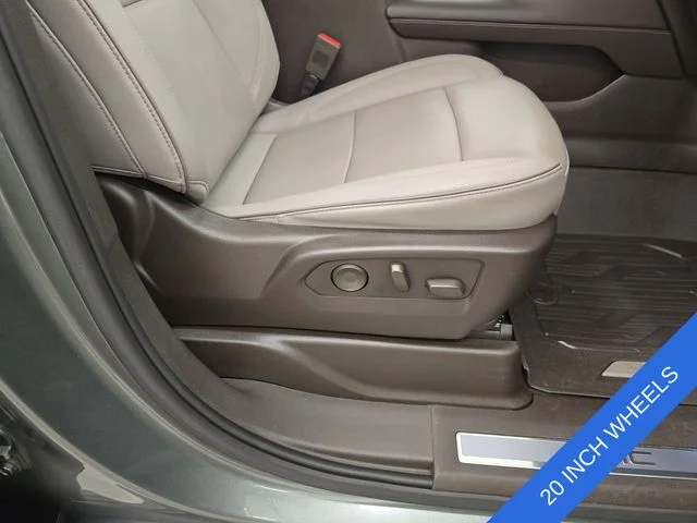 Used 2023 Frost GMC SLT image 10