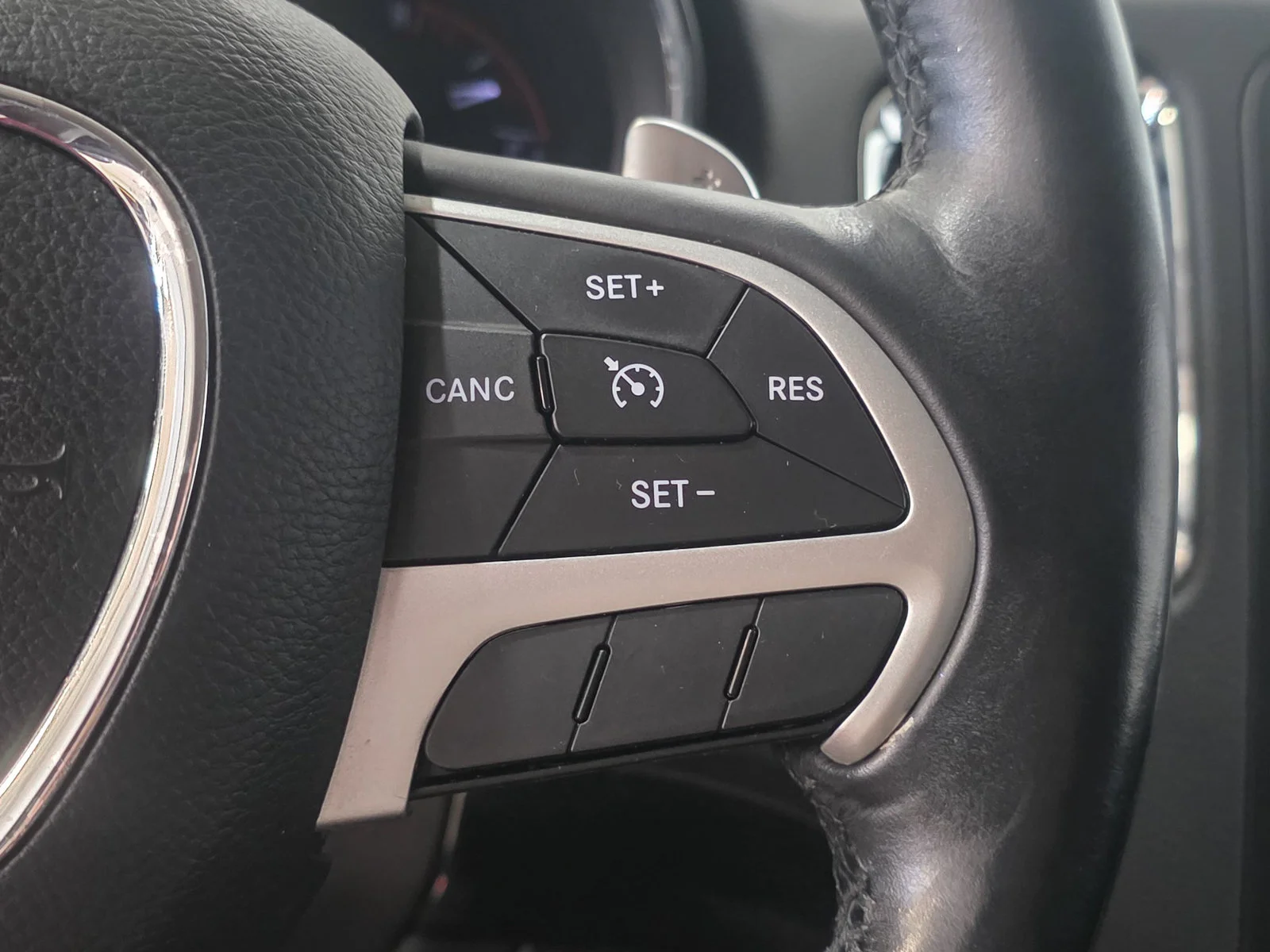 Used 2015 Gray Dodge Limited image 36