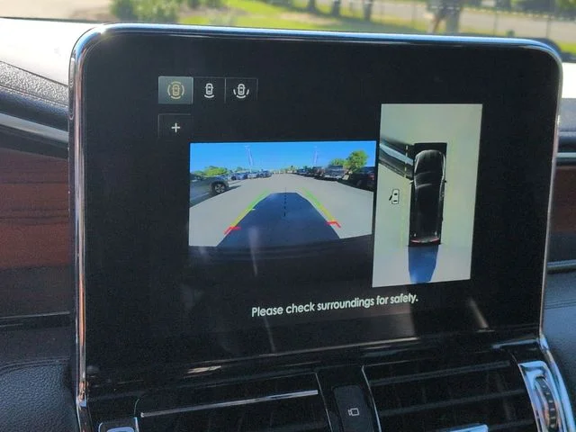 Used 2021 Black Lincoln Reserve image 24