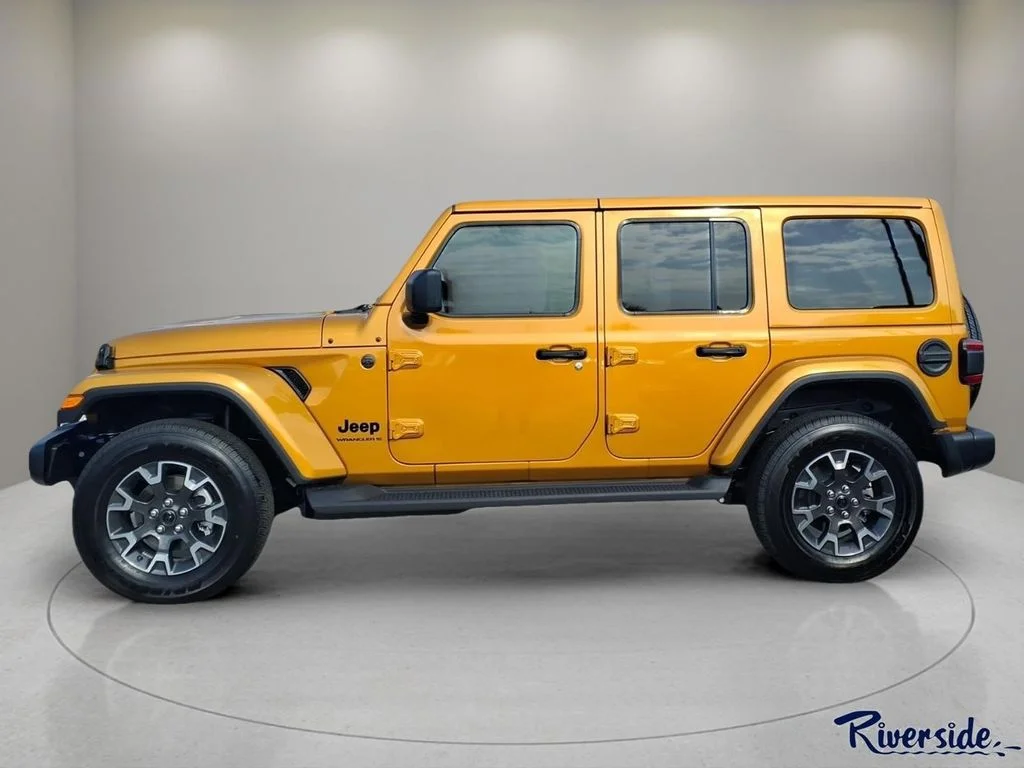 New 2026 Goldilocks Exterior Paint Jeep Sahara image 3