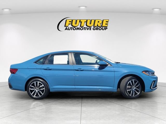 Used 2025 Silver Volkswagen 1.5T SE image 3