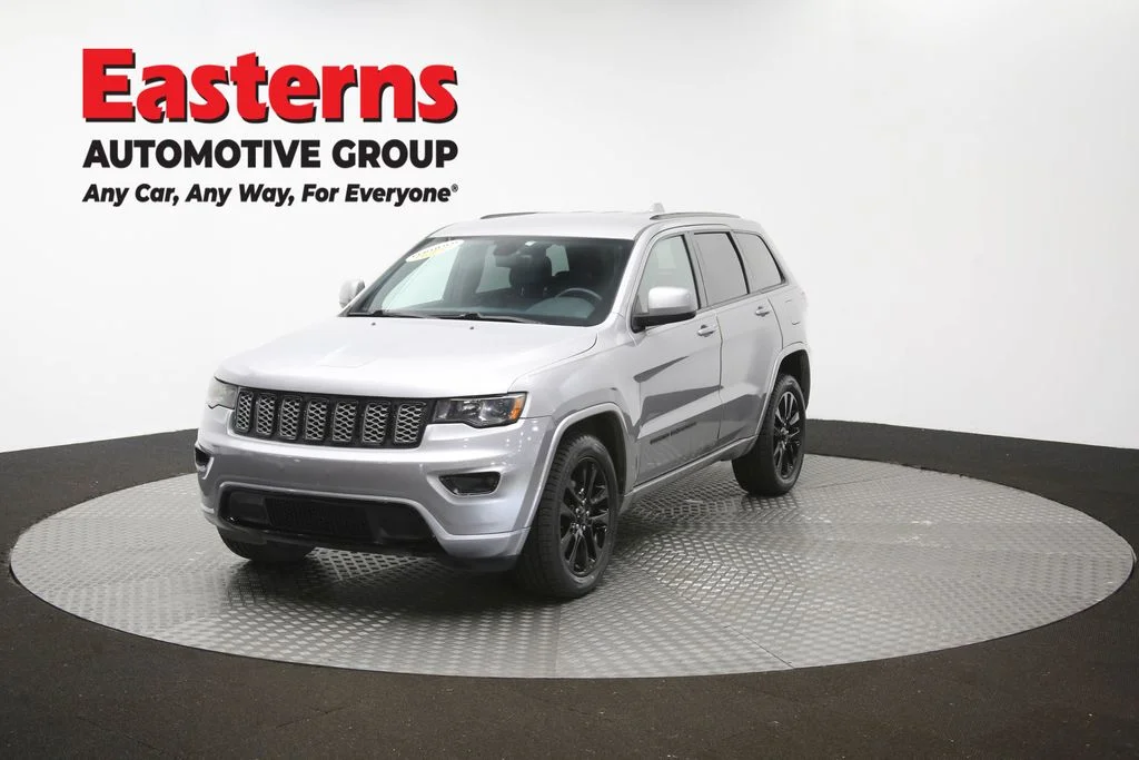 Used 2017 Silver Jeep Altitude image 54
