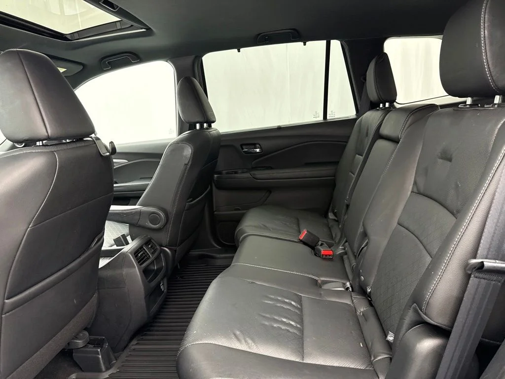 Used 2021  Honda EX-L image 16
