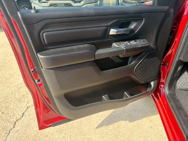 New 2027 Molten Red Pearl-Coat Exterior Paint RAM Express image 14