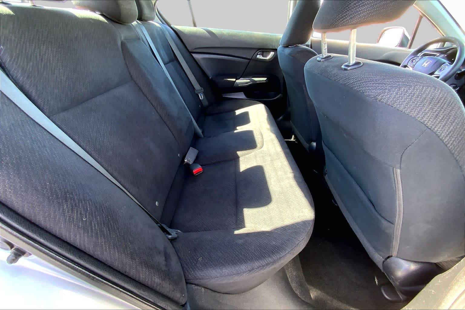 Used 2013 Alabaster Silver Metallic Honda LX image 19