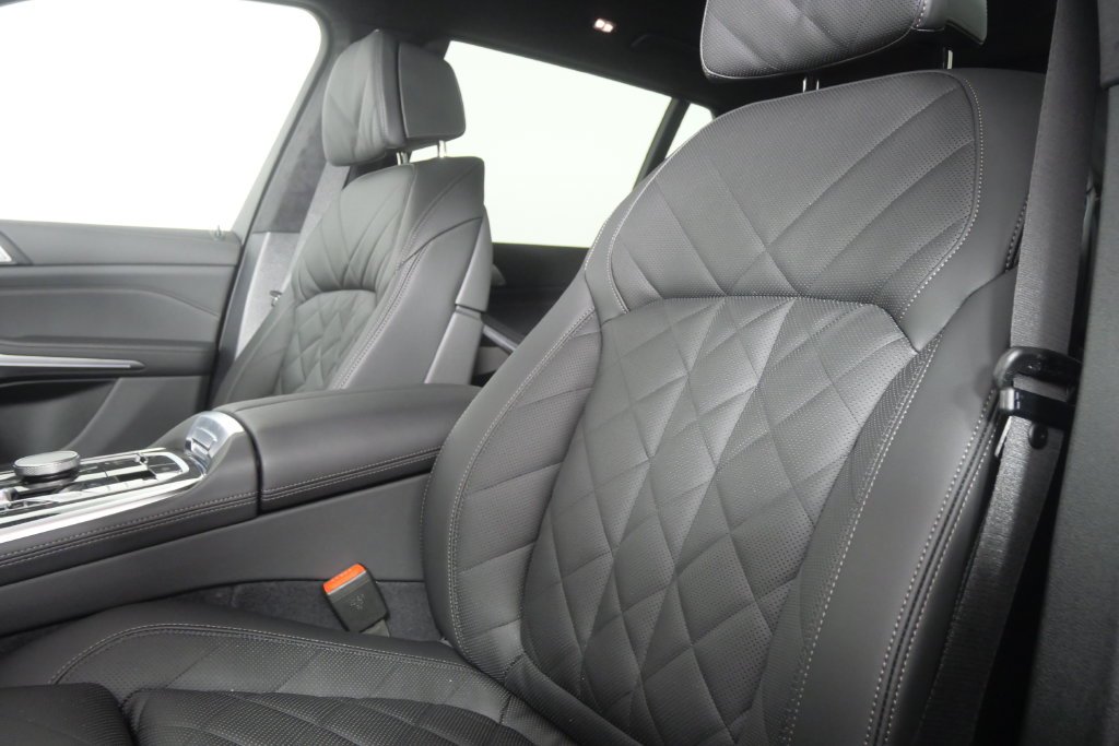 New 2027 Black Sapphire Metallic BMW xDrive40i image 11