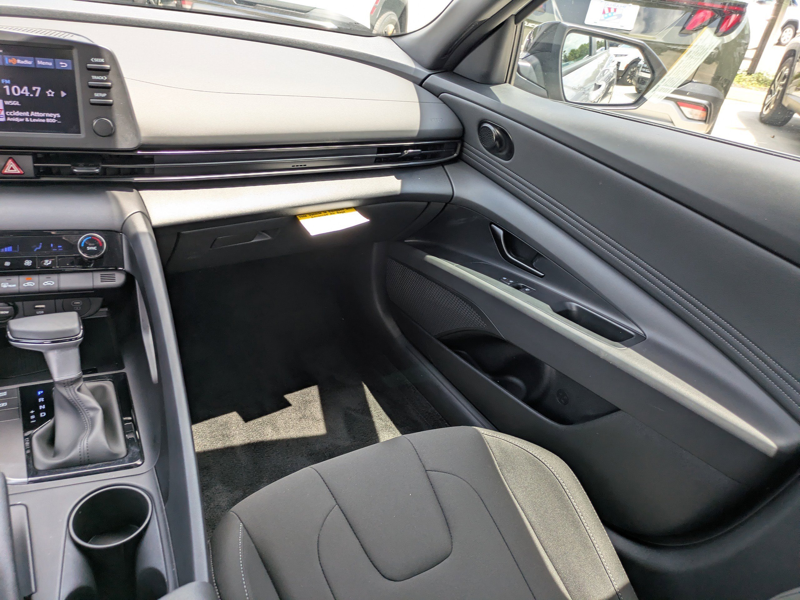 2025 Hyundai Elantra SEL - Photo 14