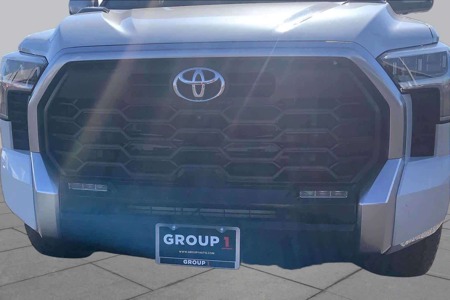 Used 2022 Wind Chill Pearl Toyota Limited Hybrid image 30