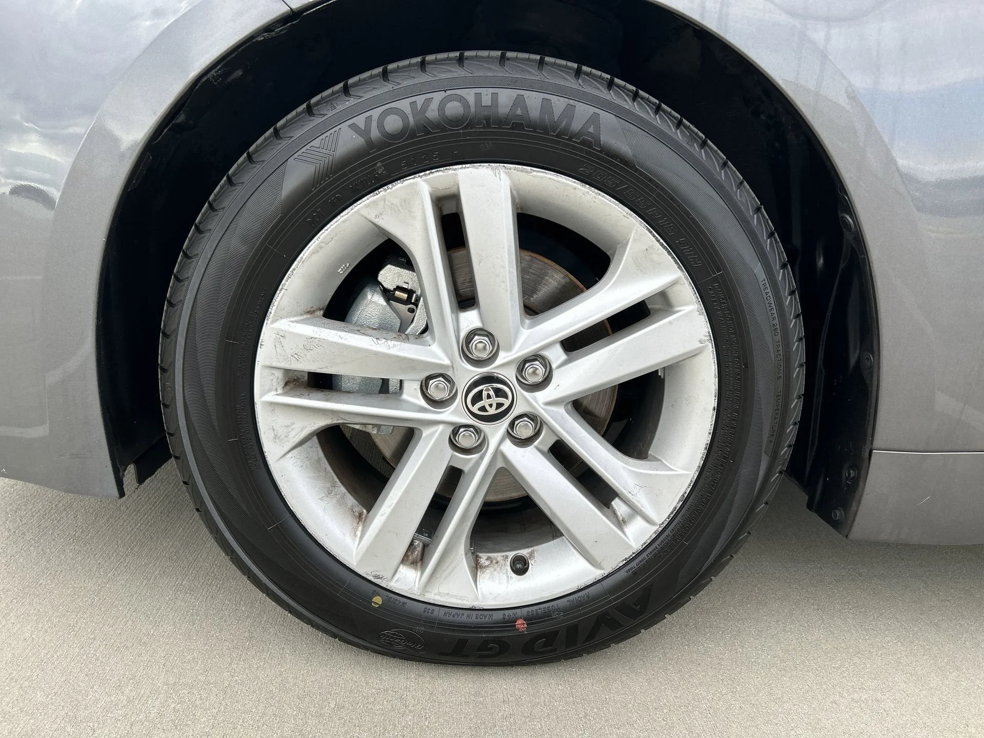 Used 2022 Magnetic Gray Metallic Toyota SE image 18