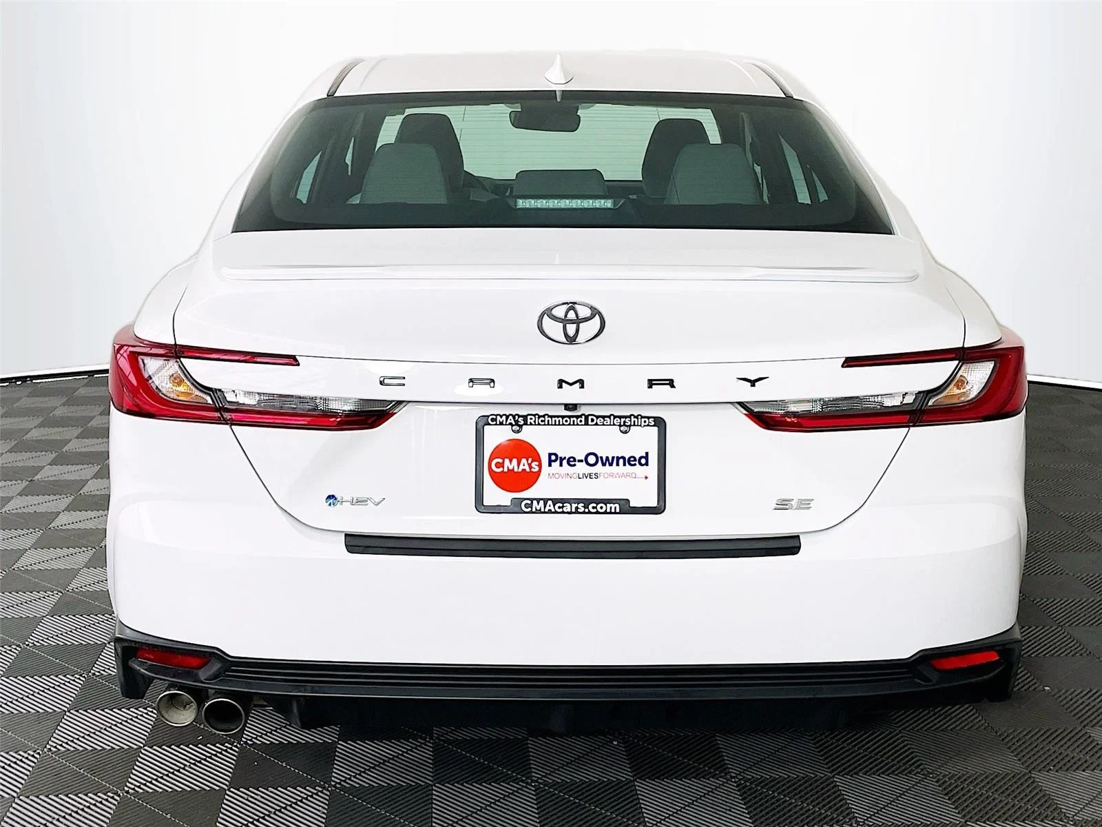 Used 2025 Ice Cap Toyota SE image 7
