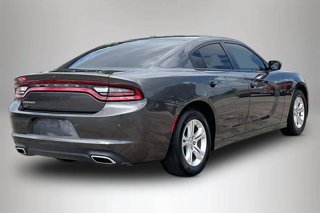 Certified Used 2022 Gray Dodge SXT image 5