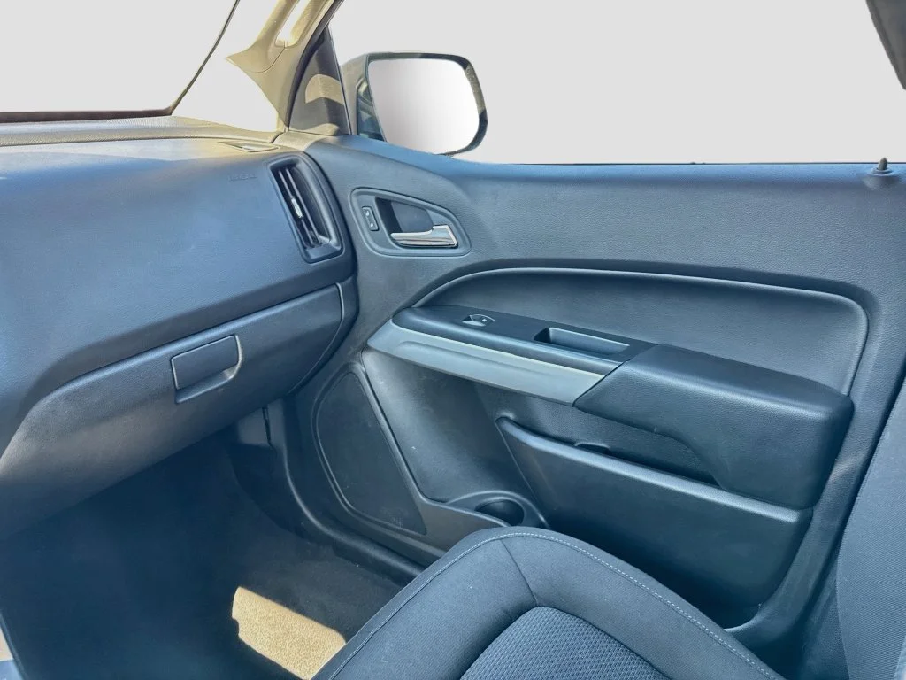 Used 2019 Gray Chevrolet LT image 26