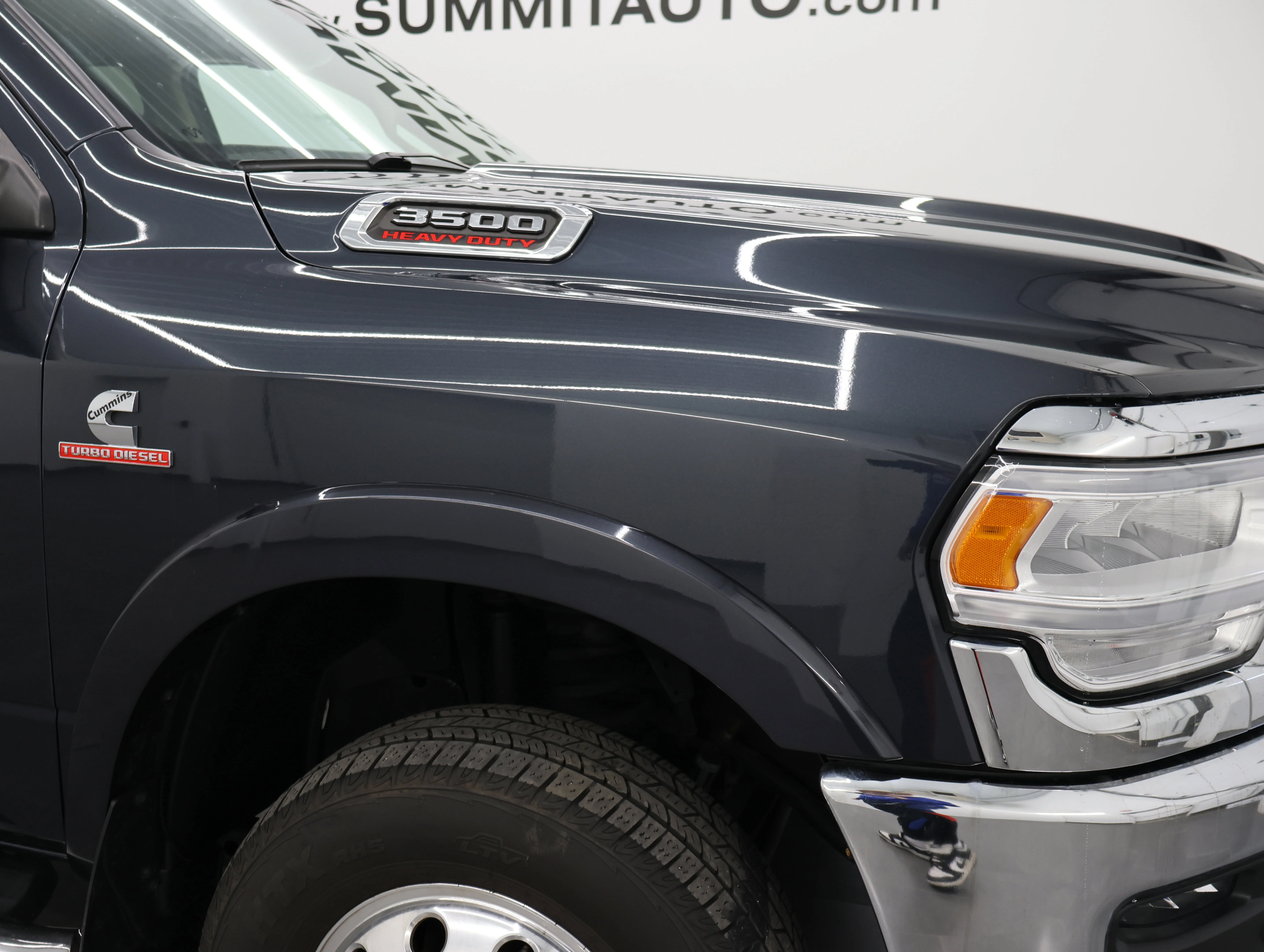 Used 2019 Maximum Steel Metallic Clearcoat Ram Laramie image 25