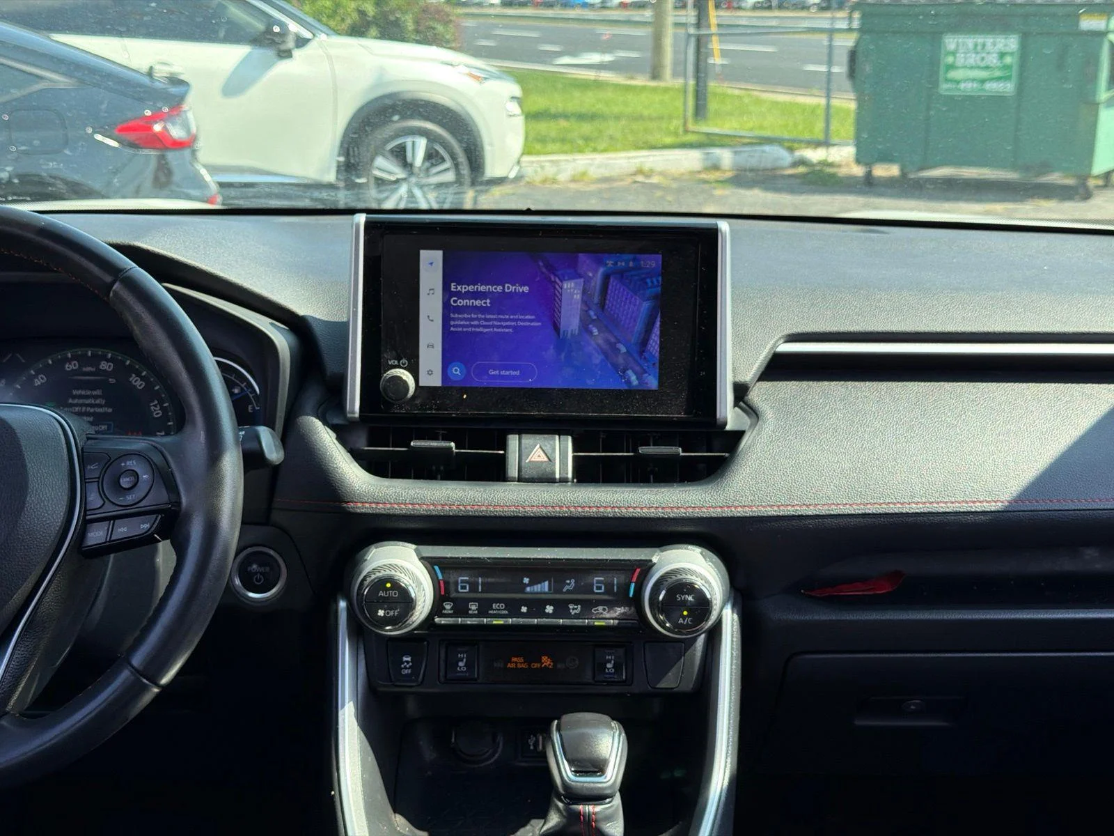 2023 Toyota RAV4 SE - Photo 20