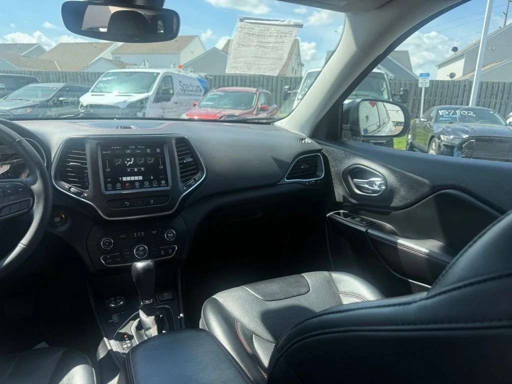 Used 2022 White Jeep Trailhawk image 40