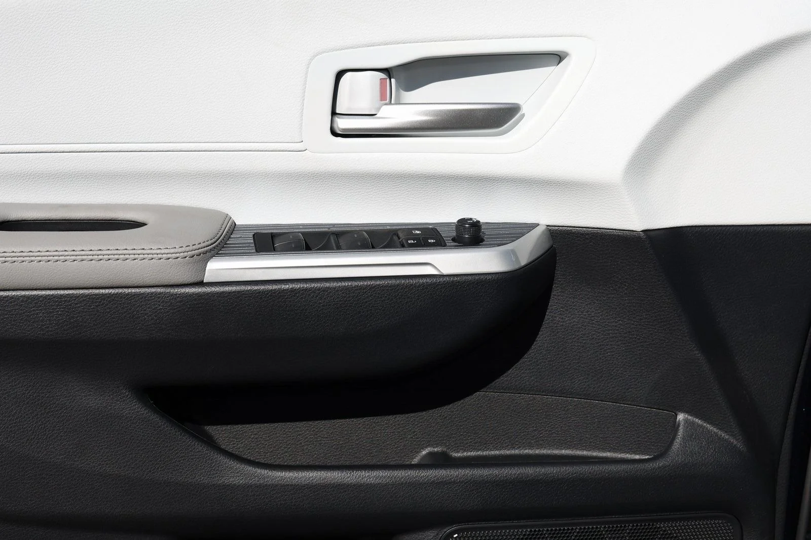 New 2026  Toyota XLE image 25