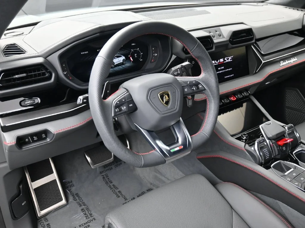 Used 2025 Gray Lamborghini SE image 7