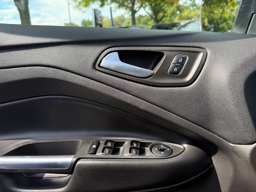 Used 2018 Blue Ford SEL image 17
