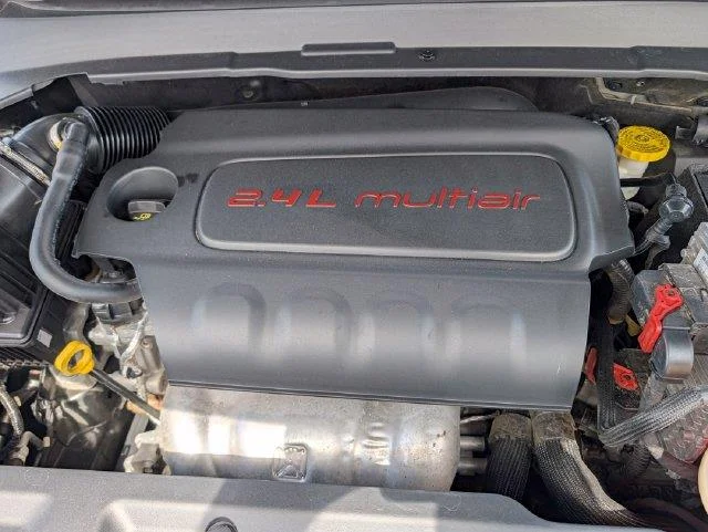 Used 2022  Jeep Latitude image 22