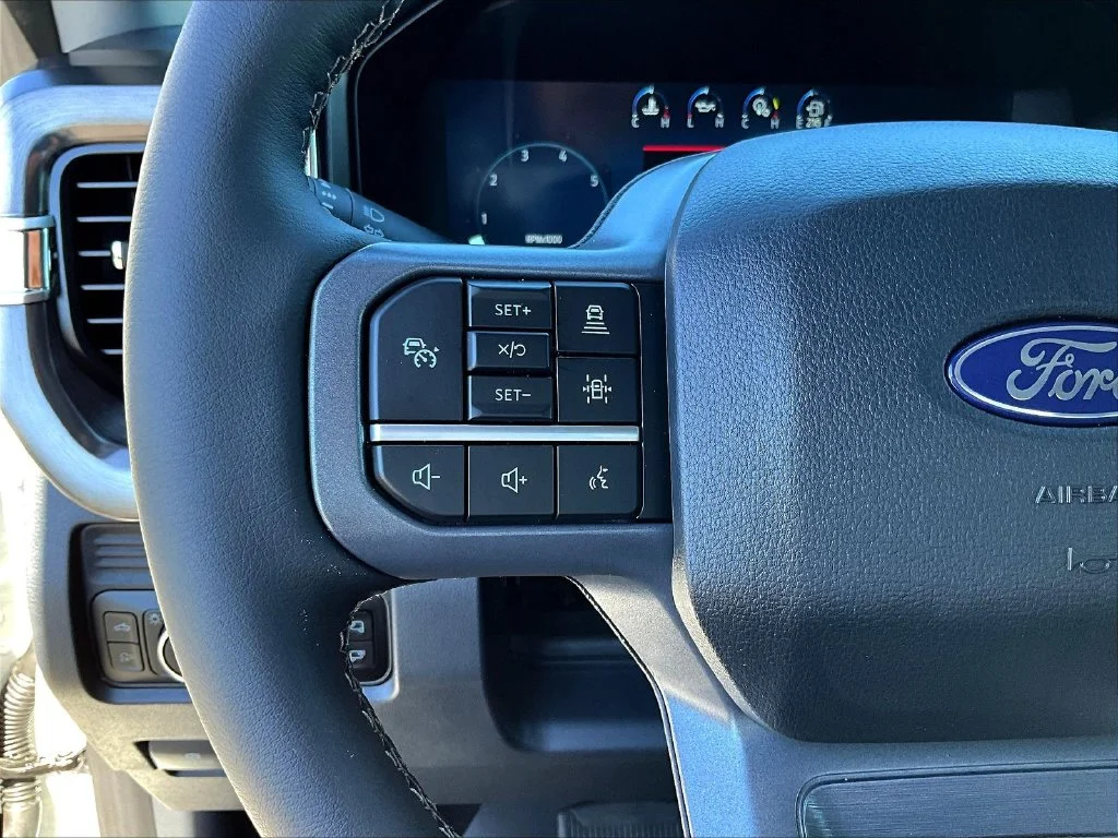 New 2027 White Ford Lariat image 21