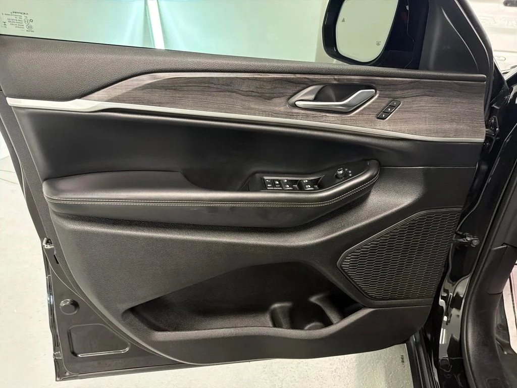 Used 2025 Black Jeep Limited image 12