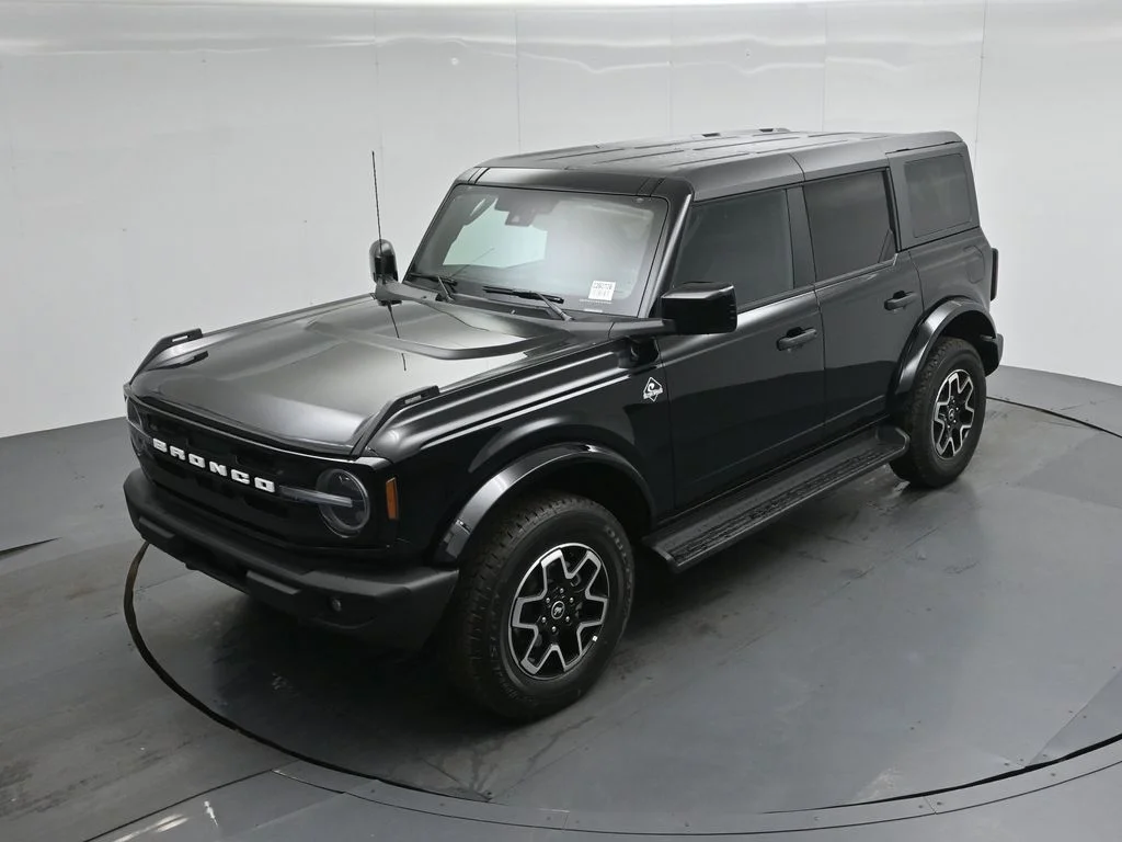 New 2026 Shadow Black Ford Outer Banks image 38