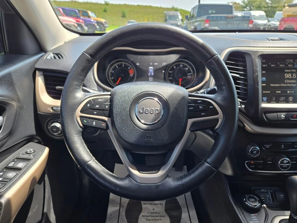Used 2018 Beige Jeep Limited image 18