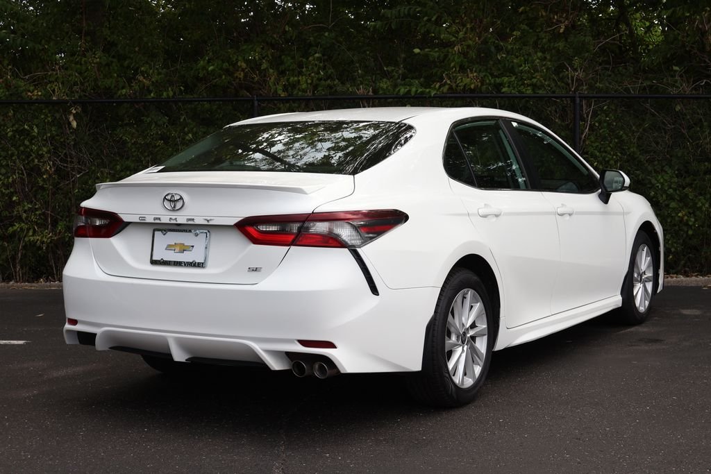 2024 Toyota Camry SE - Photo 8