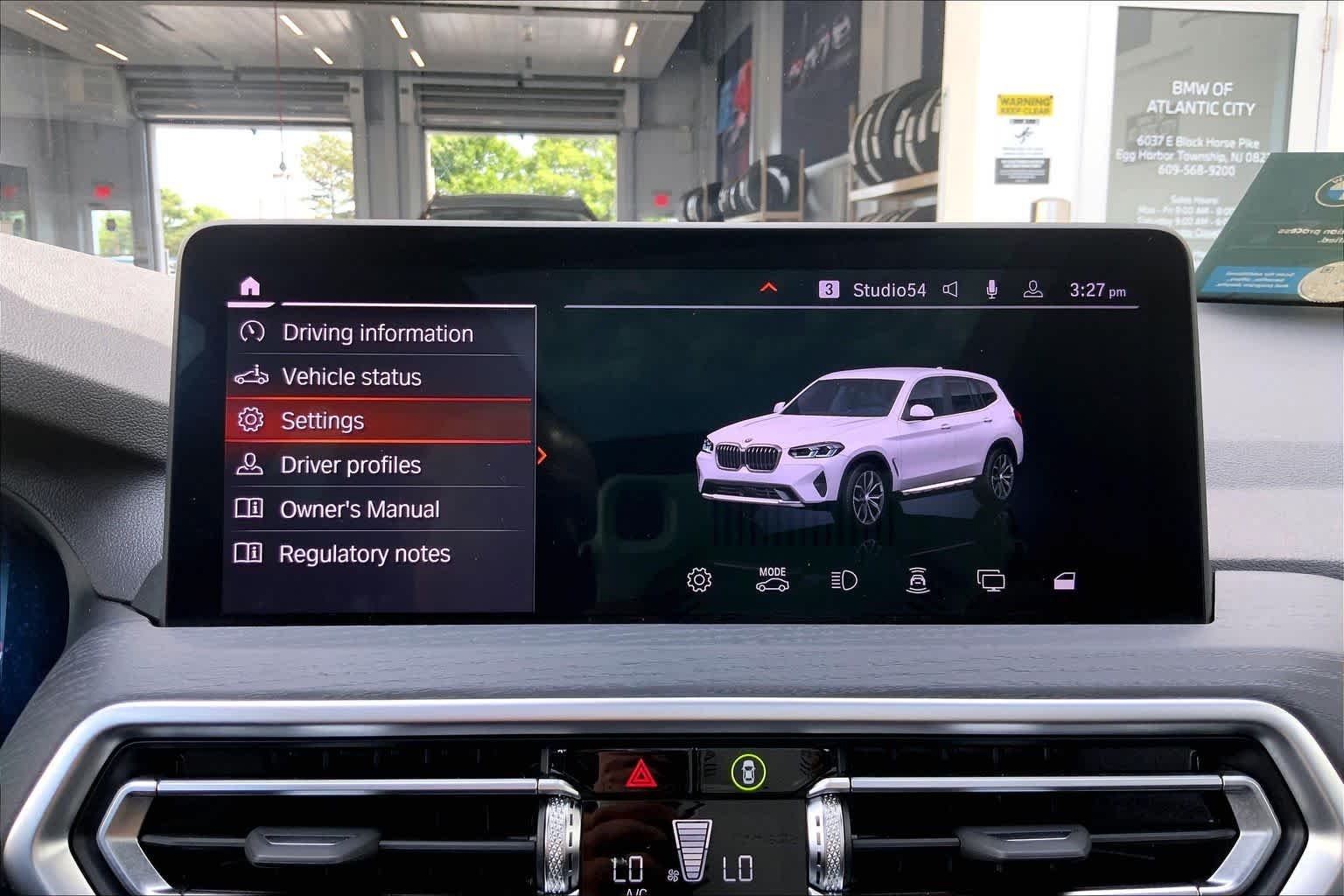 Used 2024 Alpine White BMW xDrive30i image 33