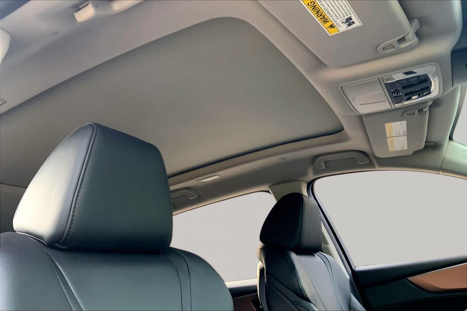 Used 2022 Liquid Carbon Metallic Acura  image 14