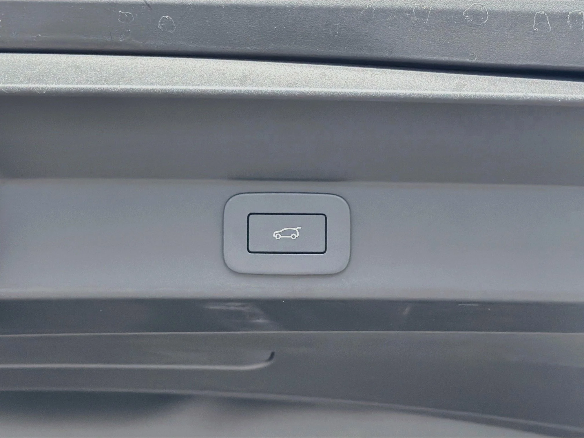 New 2026 Carpathian Grey Land Rover SE image 14