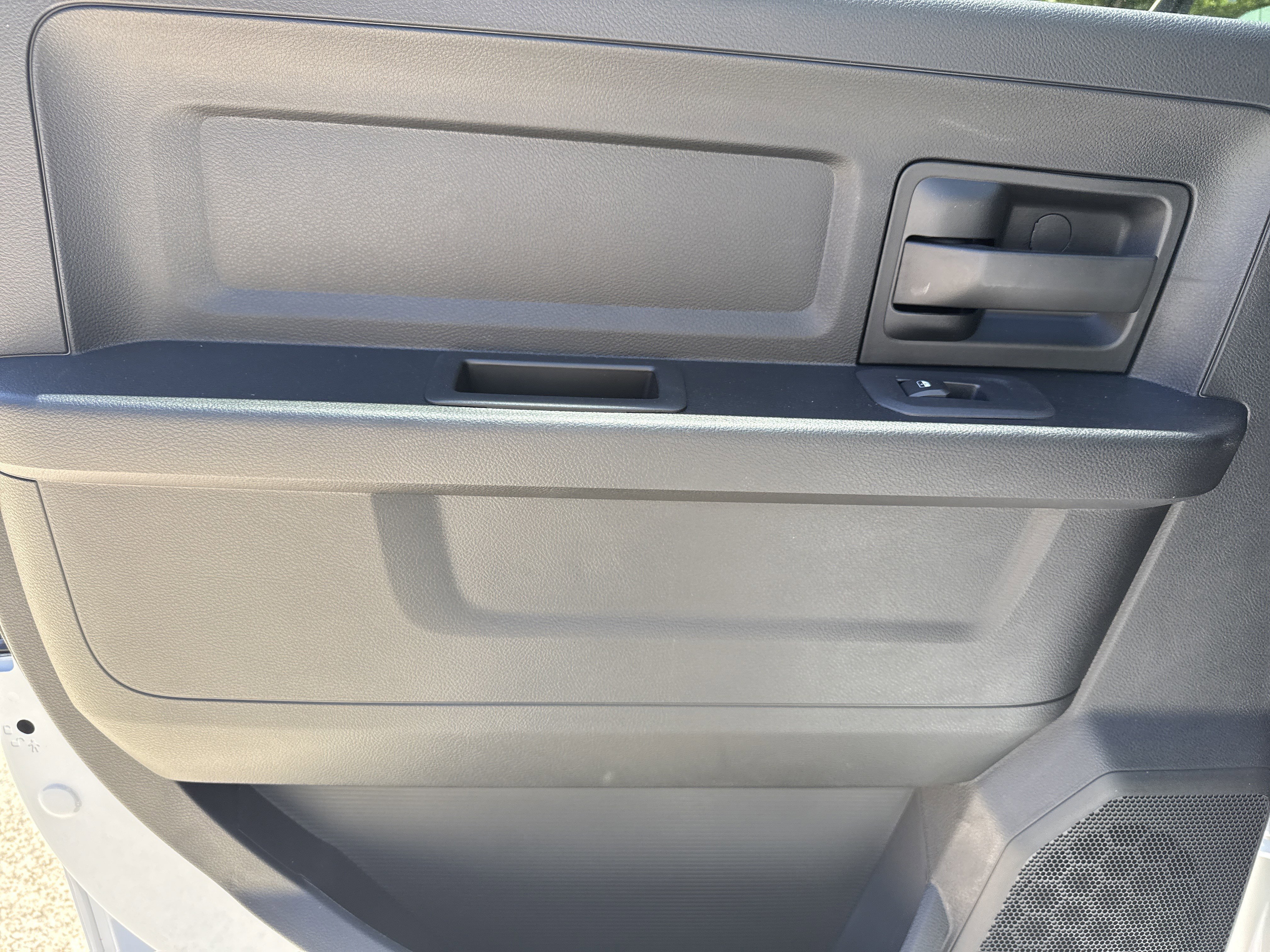 New 2026 Bright White Clear-Coat Exterior Paint RAM Tradesman image 27