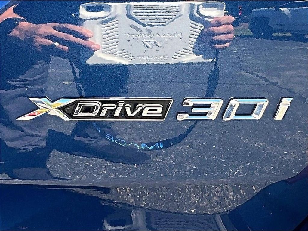 Used 2021 Blue BMW xDrive30i image 30