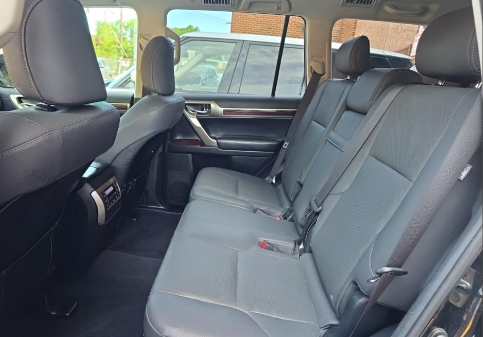 Used 2019 Black Lexus 460 image 16