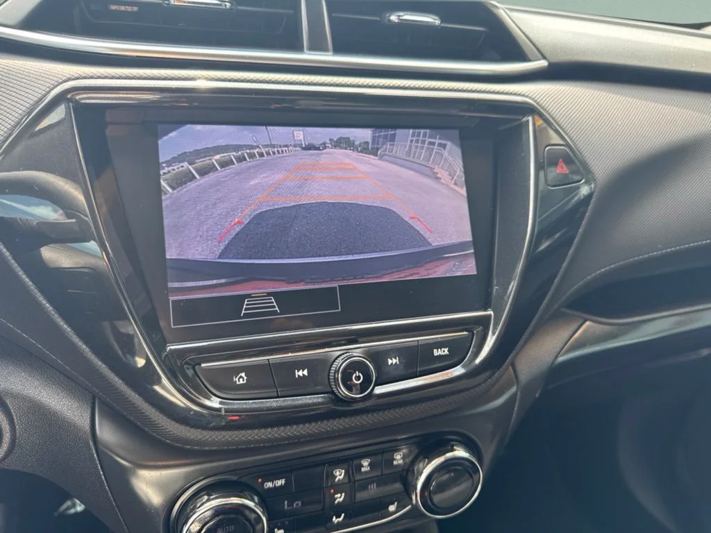 Used 2021 Mosaic Black Metallic Chevrolet LT image 15