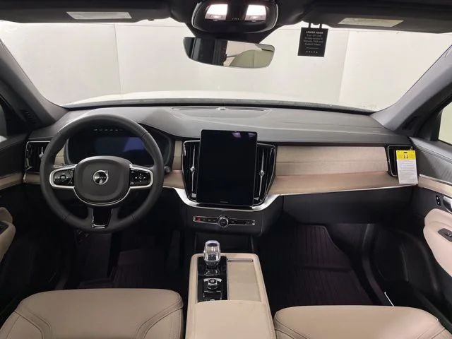 2025 Volvo XC90 Core - Photo 34
