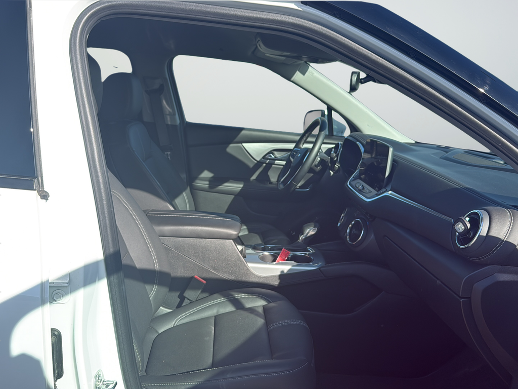 Used 2024 White Chevrolet LT image 15