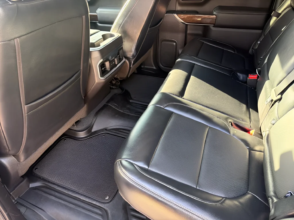 Used 2021 White GMC Elevation image 31