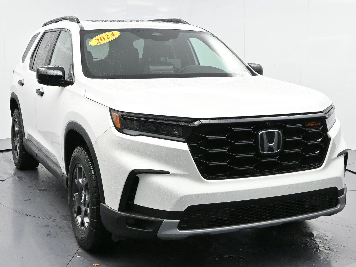 Used 2024 Platinum White Pearl Honda TrailSport image 2