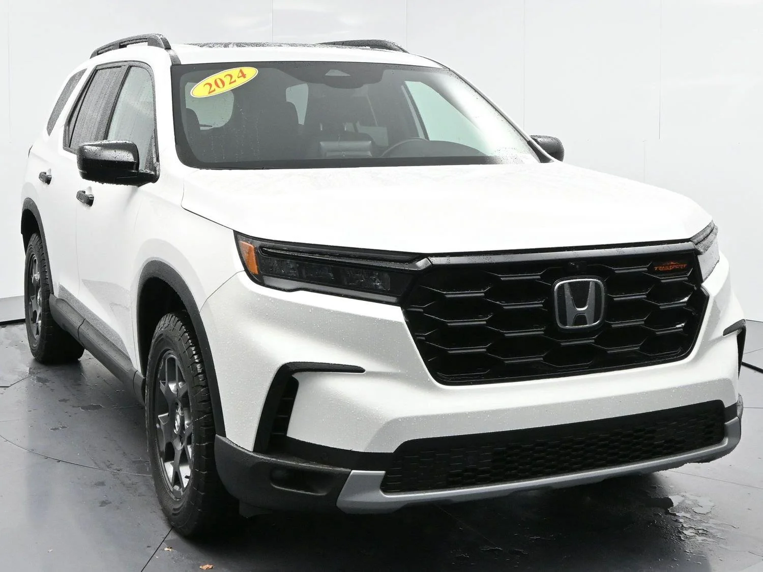 Used 2024 Platinum White Pearl Honda TrailSport image 2