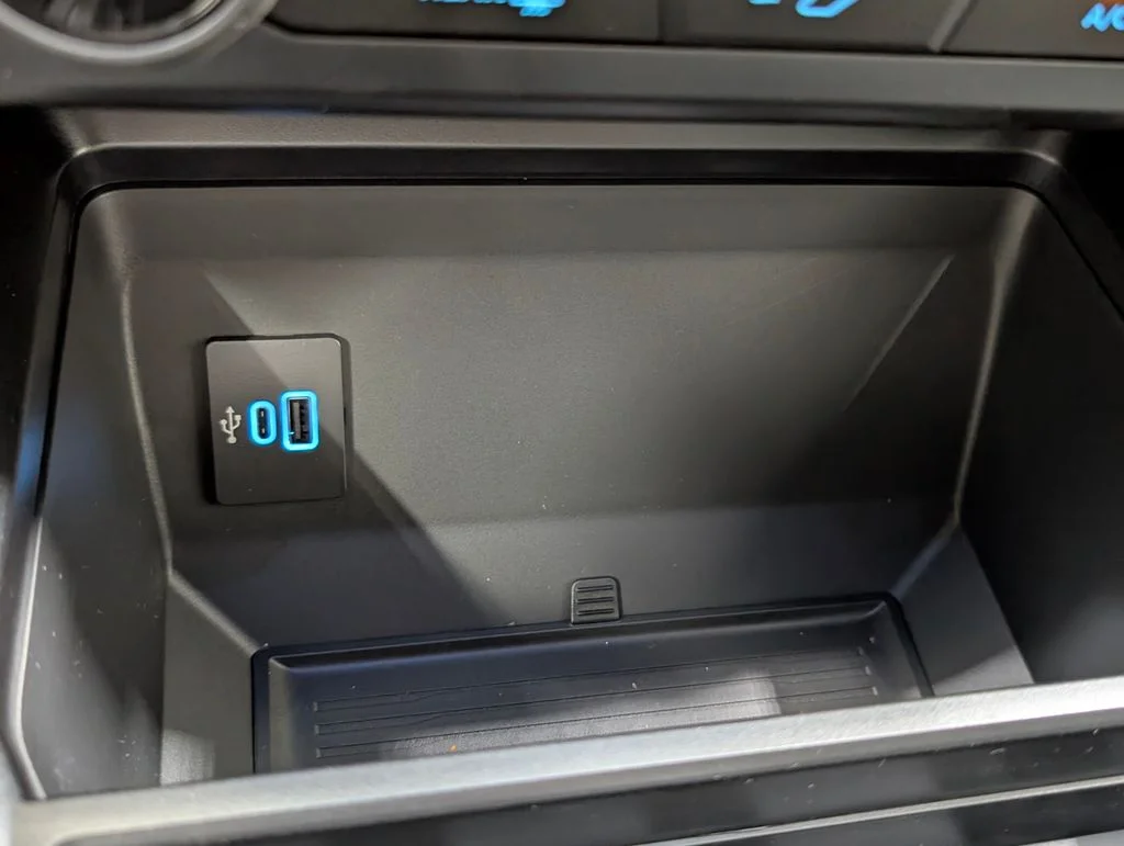 New 2026 Oxford White Ford F-250® XLT image 11